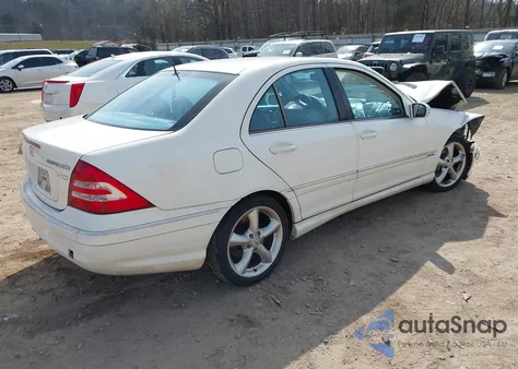 2005 Mercedes-Benz C 230 Kompressor Sport z USA, uszkodzony, nr VIN WDBRF40J65F561814